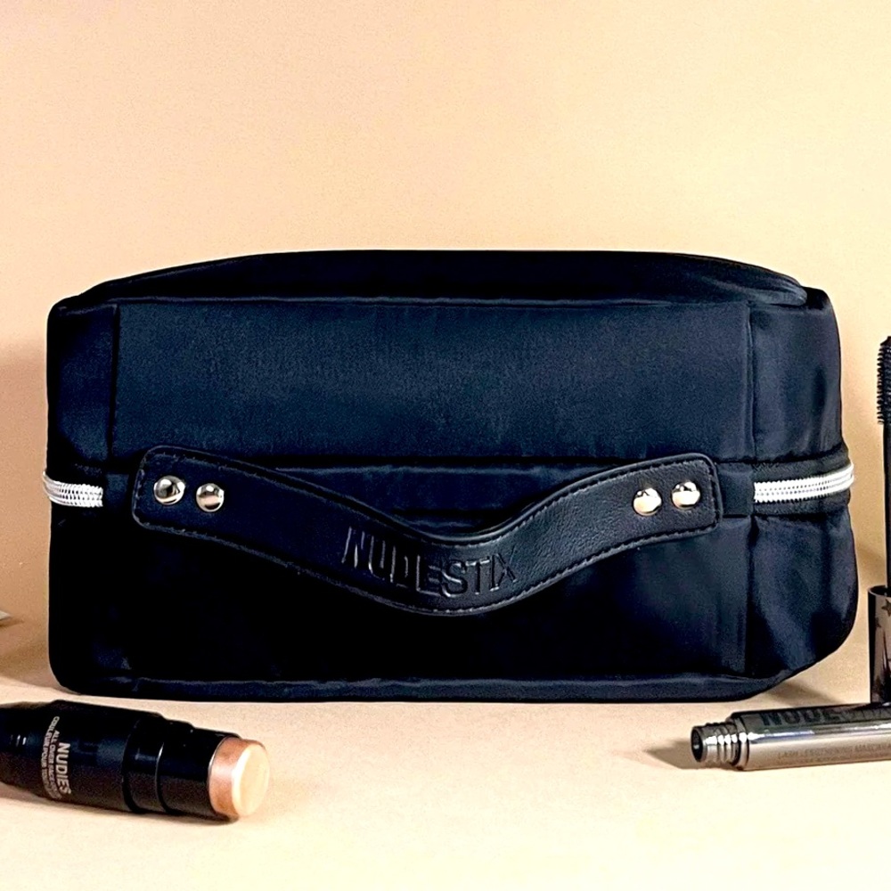 NUDESTIX Hanging Cosmetics Case - Picture 2 of 4